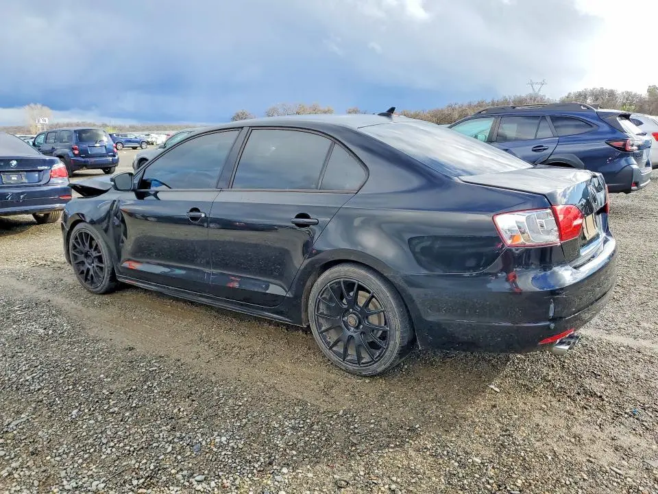 2011 VOLKSWAGEN JETTA SE  