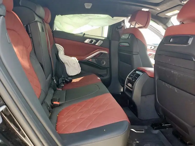 2024 BMW X6 M60I  