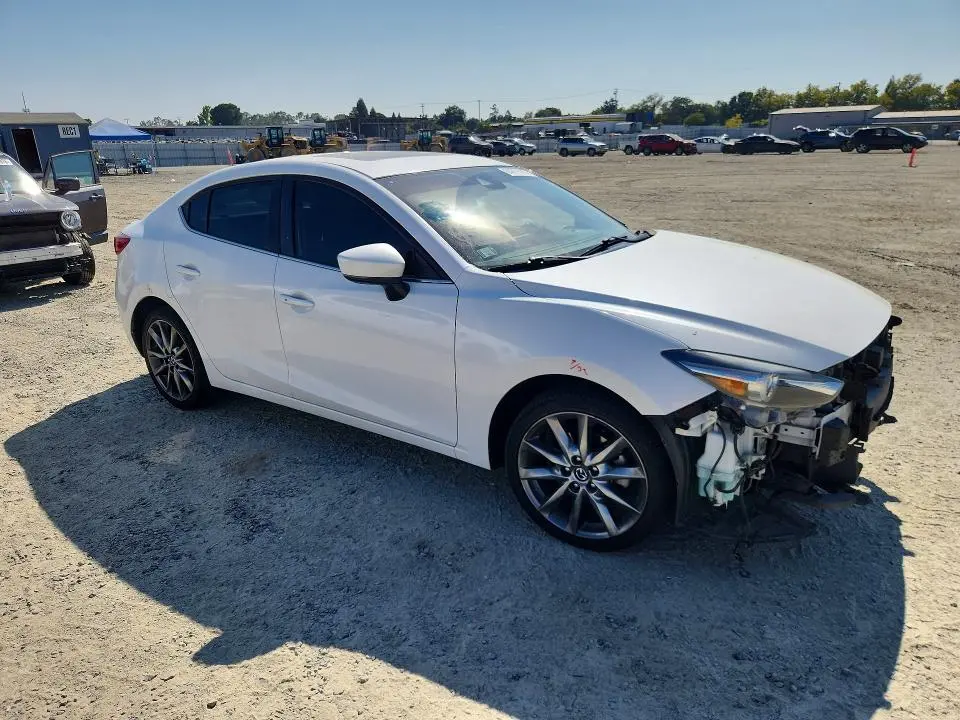 2018 MAZDA 3 GRAND TOURING  