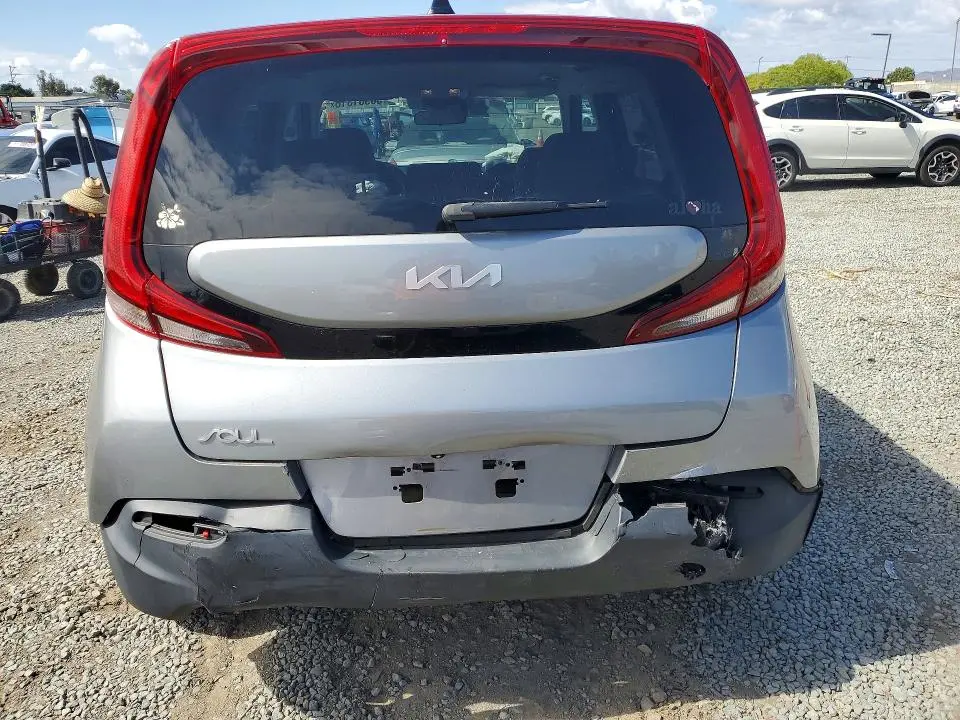 2022 KIA SOUL LX  