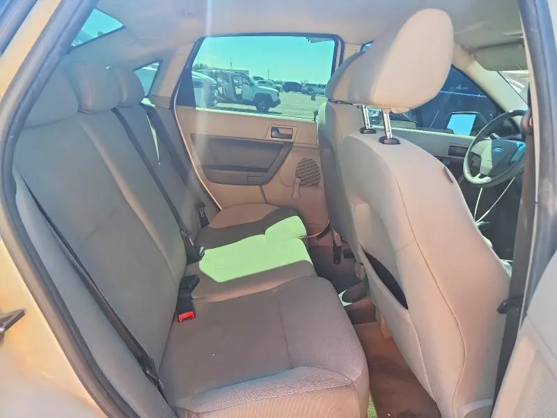2010 FORD FOCUS S  