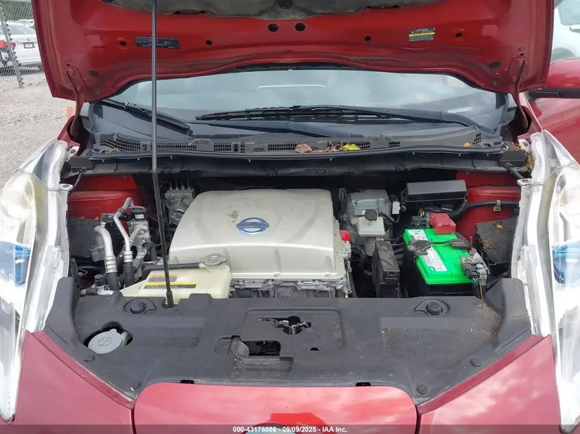 2013 NISSAN LEAF SV