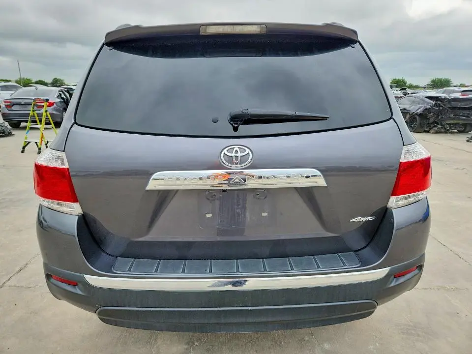 2013 TOYOTA HIGHLANDER LIMITED  