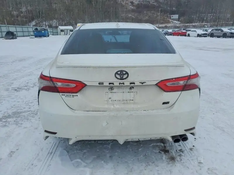 2019 TOYOTA CAMRY SE  