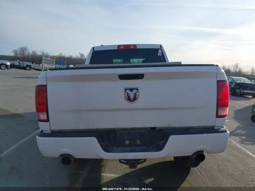 2018 RAM 1500 EXPRESS  4X4 6'4 BOX