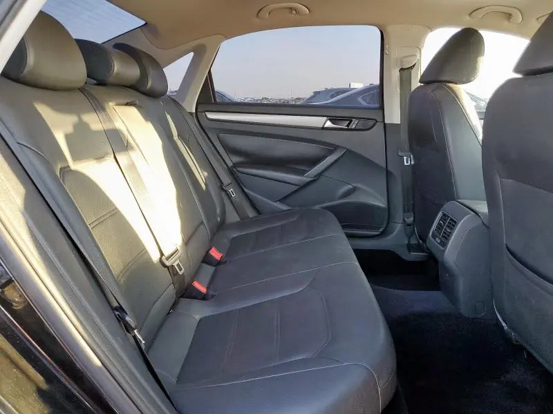 2014 VOLKSWAGEN PASSAT SE  