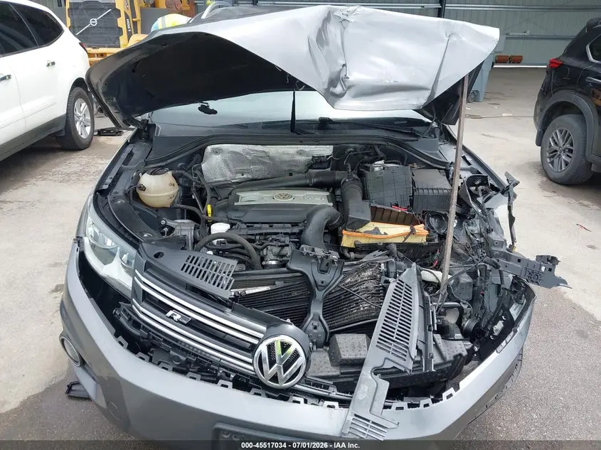 2016 VOLKSWAGEN TIGUAN R-LINE