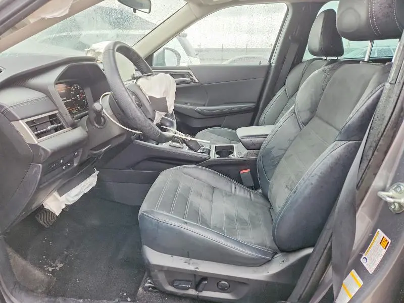 2023 MITSUBISHI OUTLANDER SE  