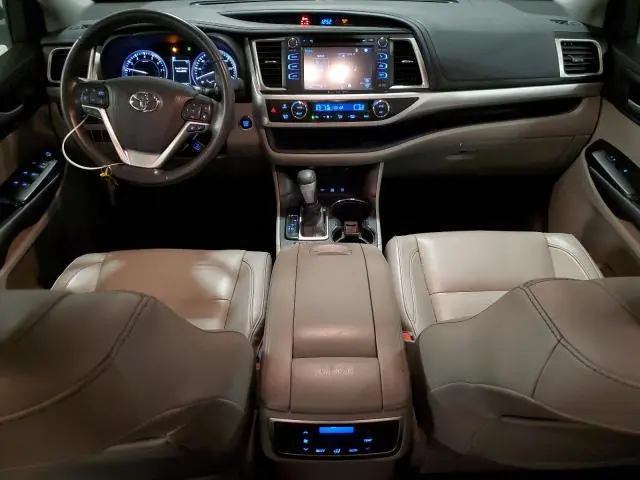 2017 TOYOTA HIGHLANDER SE  