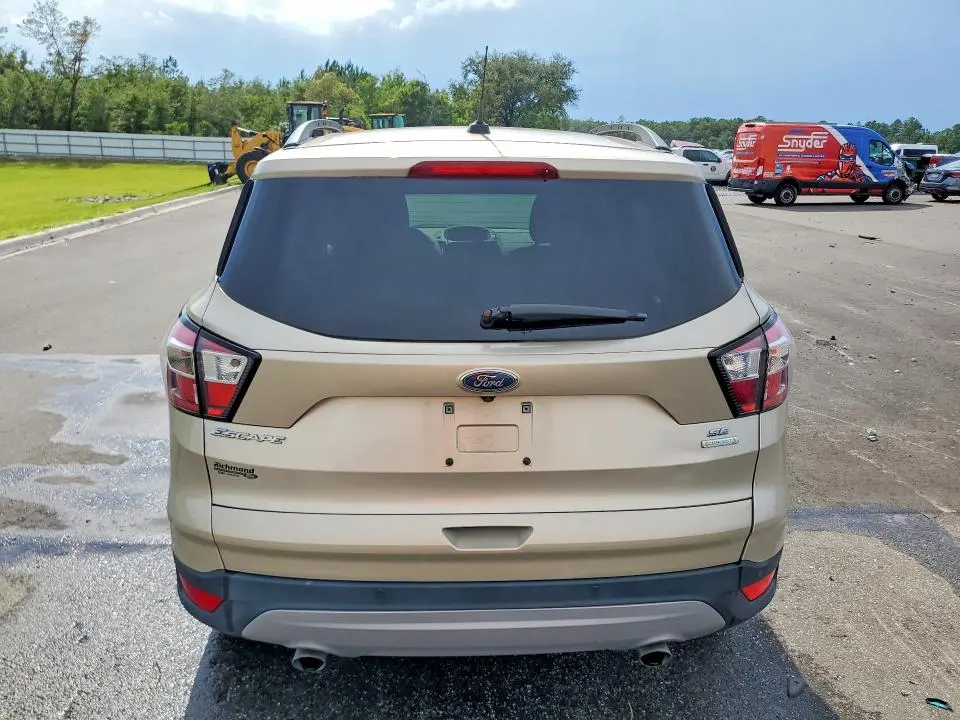 2018 FORD ESCAPE SE  