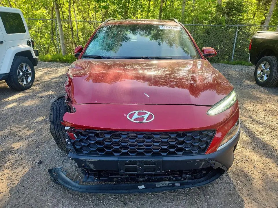 2023 HYUNDAI KONA SE  