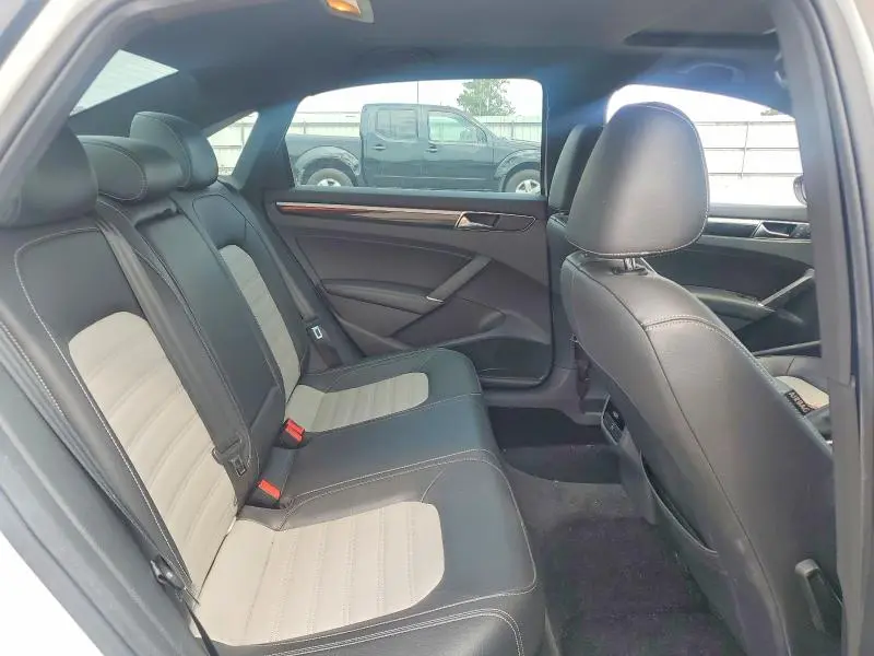 2018 VOLKSWAGEN PASSAT GT  