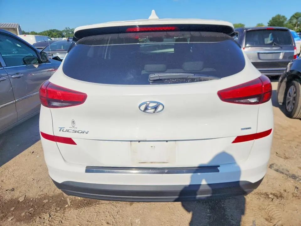 2021 HYUNDAI TUCSON SE  