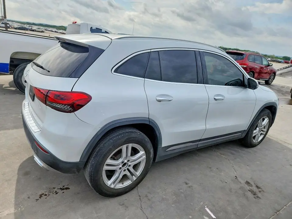 2021 MERCEDES-BENZ GLA 250  