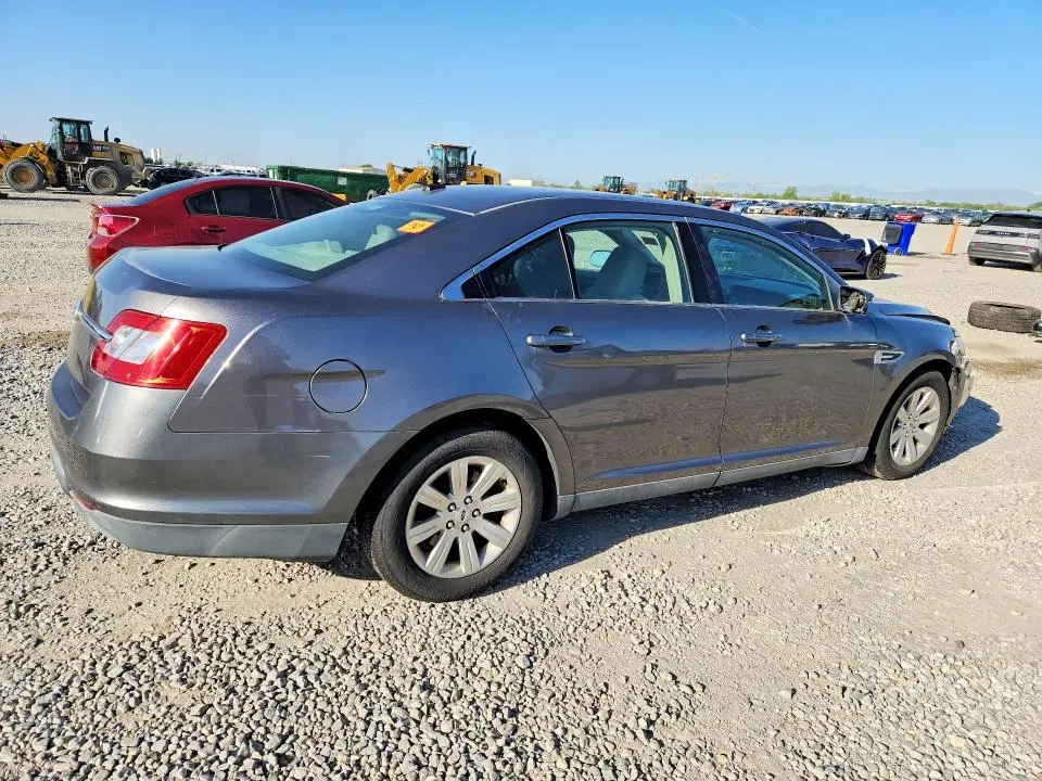 2011 FORD TAURUS SE  
