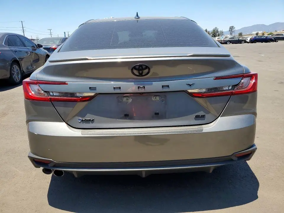 2025 TOYOTA CAMRY SE  