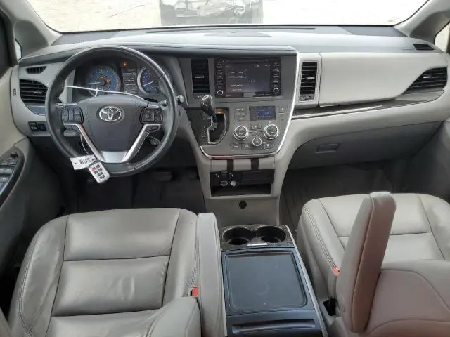 2019 TOYOTA SIENNA XLE  