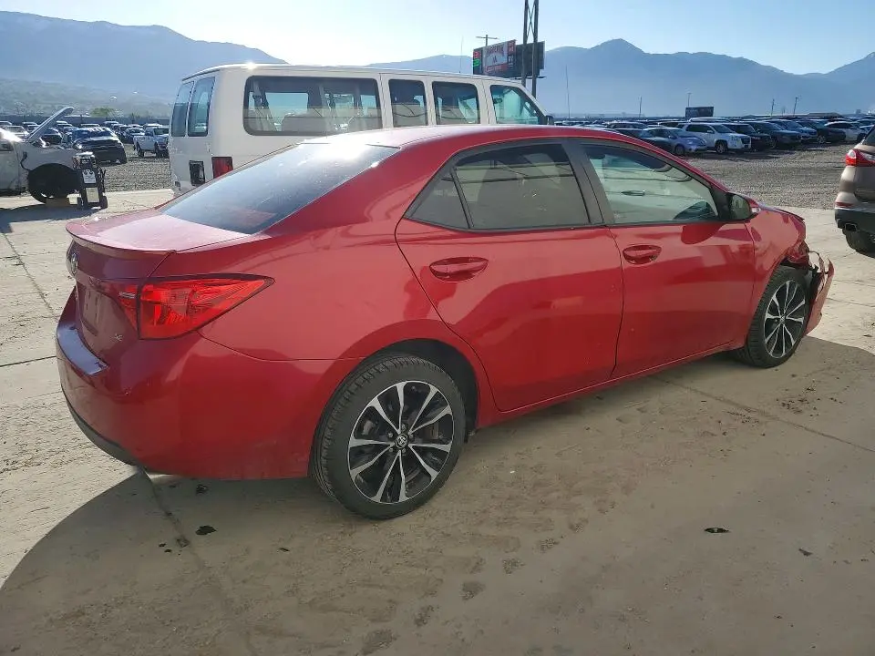 2017 TOYOTA COROLLA SE  