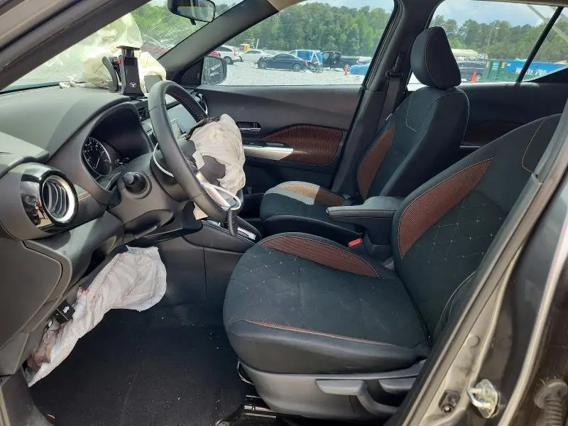 2020 NISSAN KICKS SR  