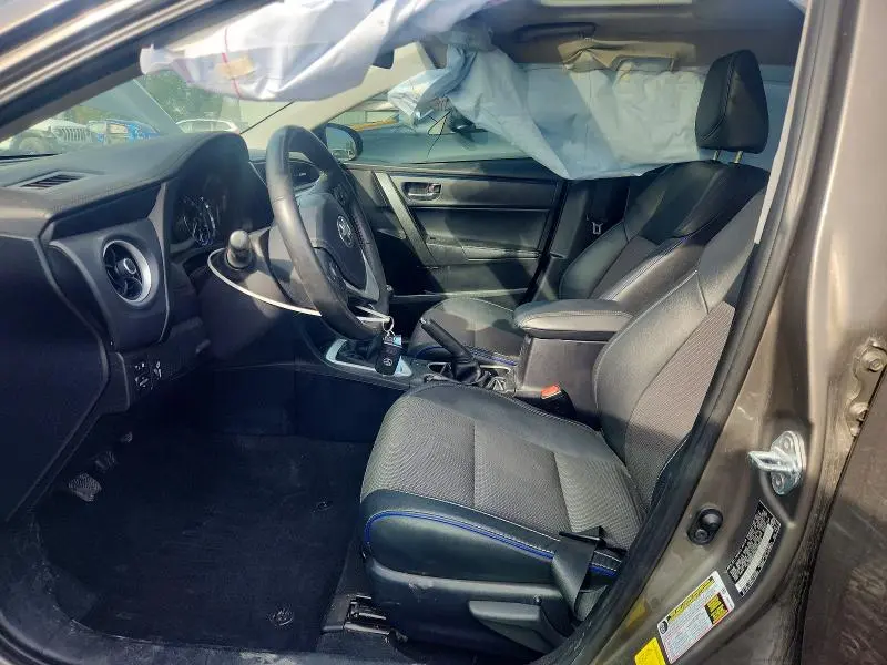 2017 TOYOTA COROLLA SE  