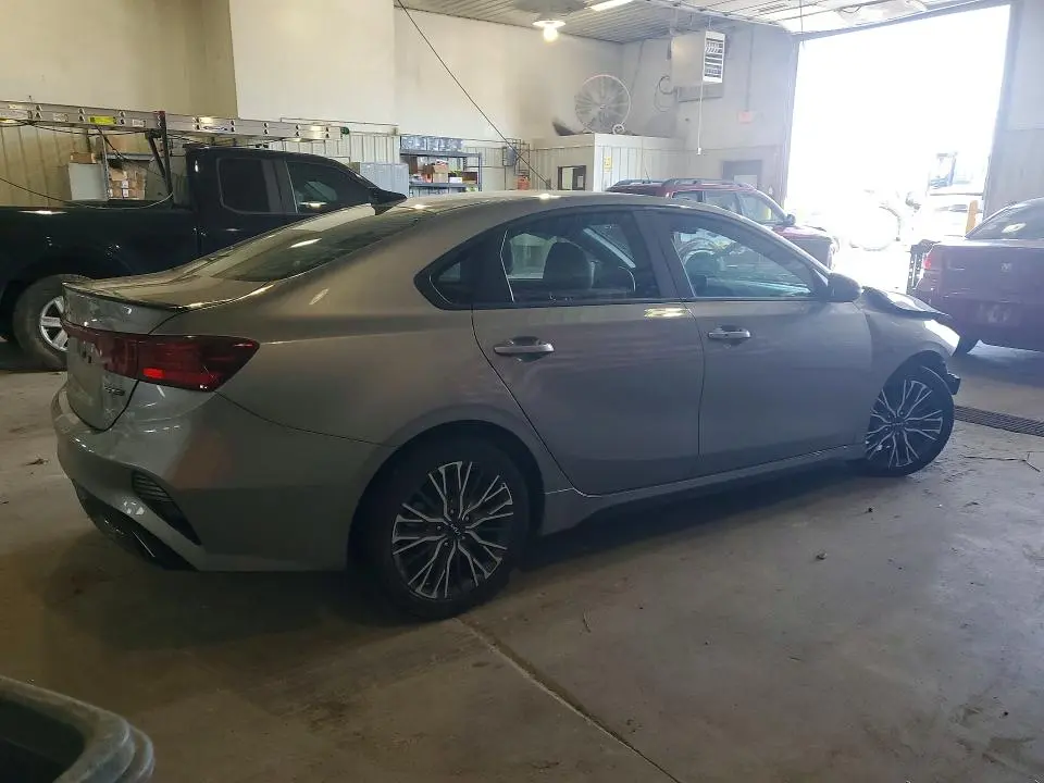 2024 KIA FORTE GT LINE  