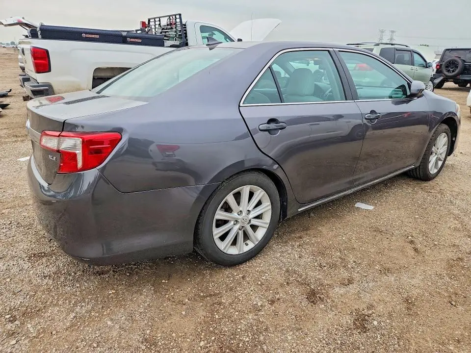 2014 TOYOTA CAMRY XLE V6  
