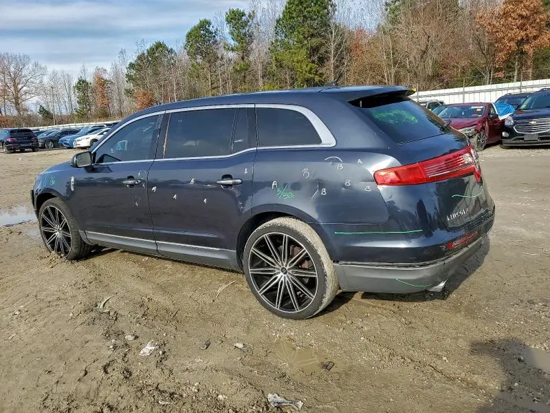 2014 LINCOLN MKT   