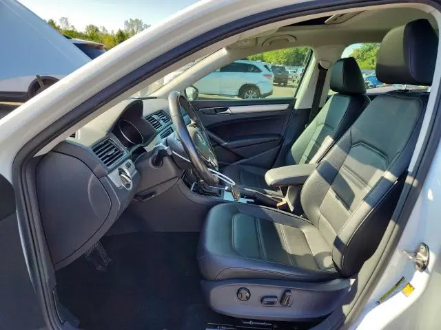 2019 VOLKSWAGEN PASSAT WOLFSBURG  