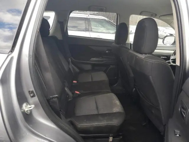 2017 MITSUBISHI OUTLANDER SE  
