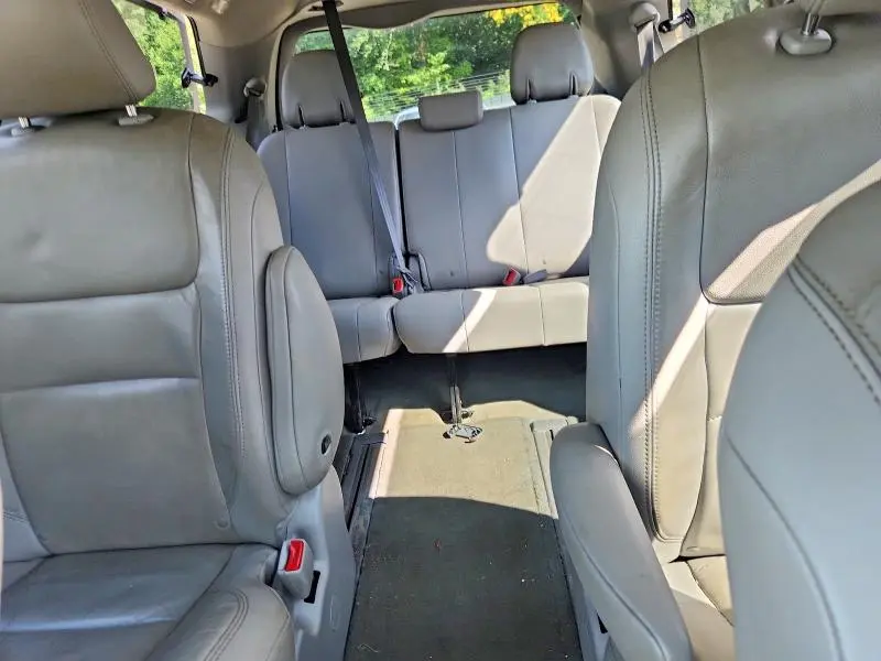 2015 TOYOTA SIENNA XLE 7-PASSENGER  