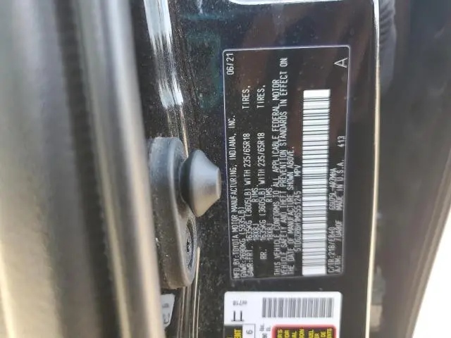 2021 TOYOTA HIGHLANDER XLE  