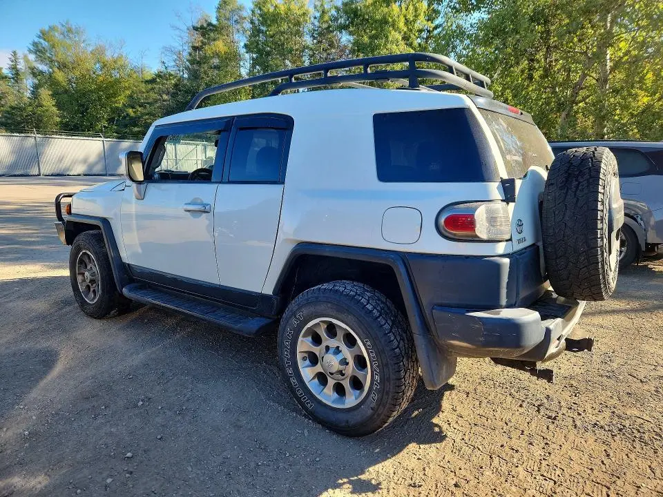 2011 TOYOTA FJ CRUISER BASE  
