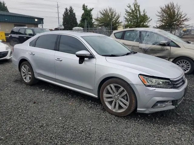 2017 VOLKSWAGEN PASSAT SE  