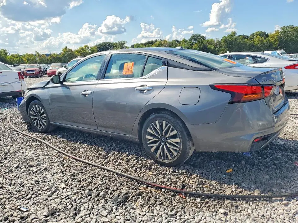 2024 NISSAN ALTIMA SV  