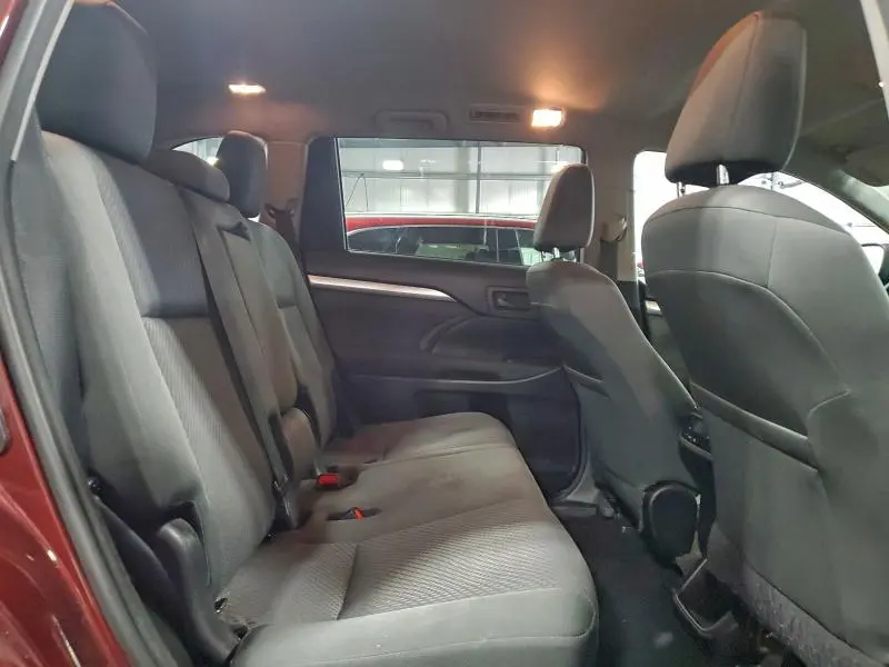 2018 TOYOTA HIGHLANDER LE  