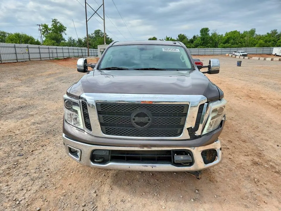 2017 NISSAN TITAN SL  