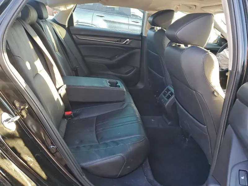 2018 HONDA ACCORD TOURING  