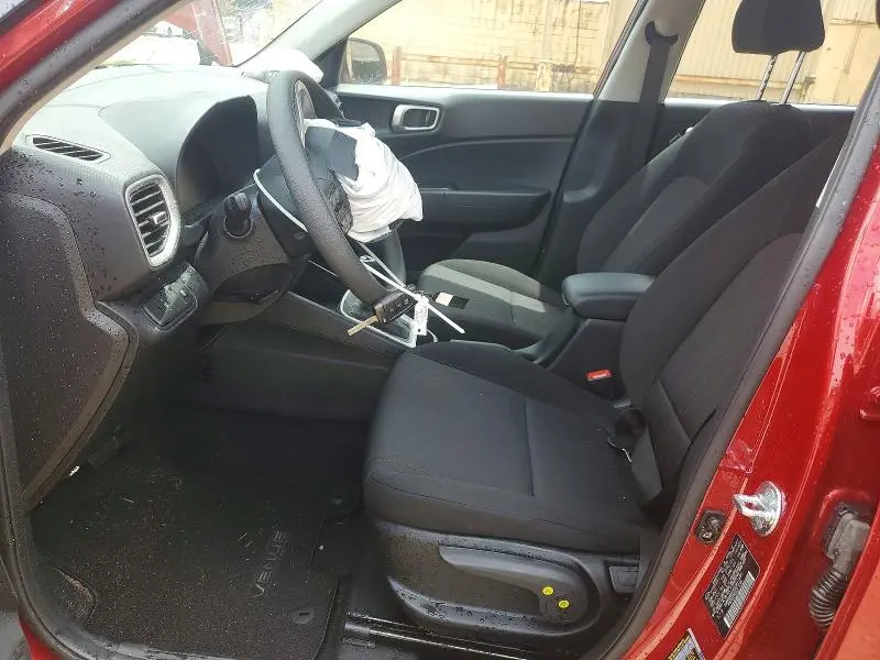 2025 HYUNDAI VENUE SE  