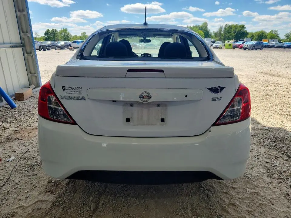 2019 NISSAN VERSA SV  