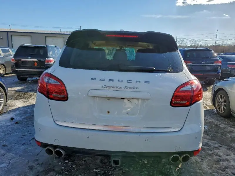 2014 PORSCHE CAYENNE TURBO  