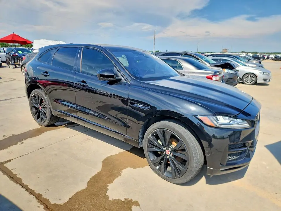2017 JAGUAR F-PACE R - SPORT  