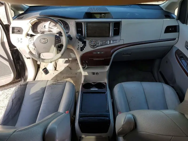 2011 TOYOTA SIENNA XLE 8-PASSENGER  
