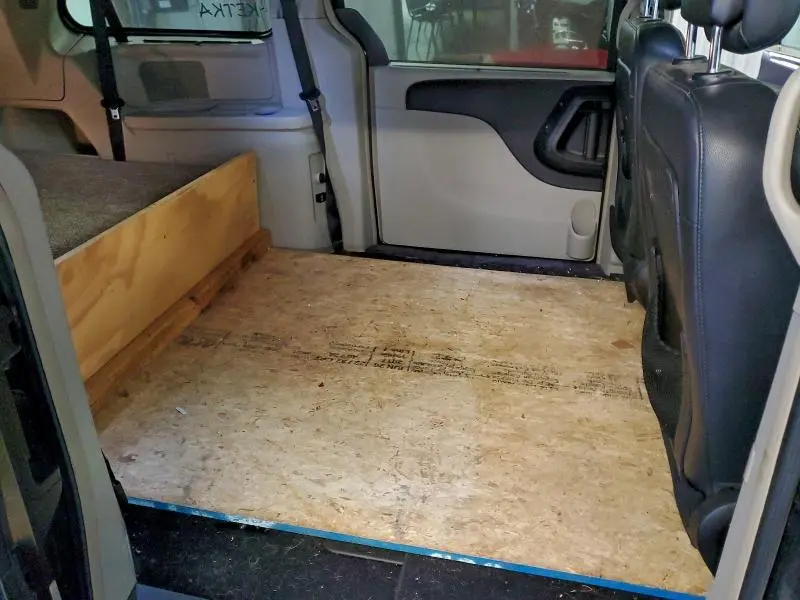 2011 CHRYSLER TOWN & COUNTRY TOURING L  