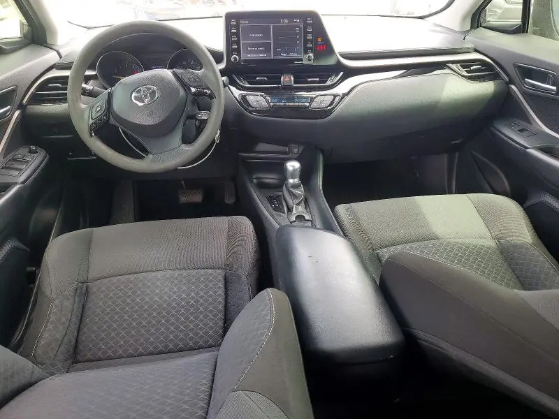 2020 TOYOTA C-HR LE  
