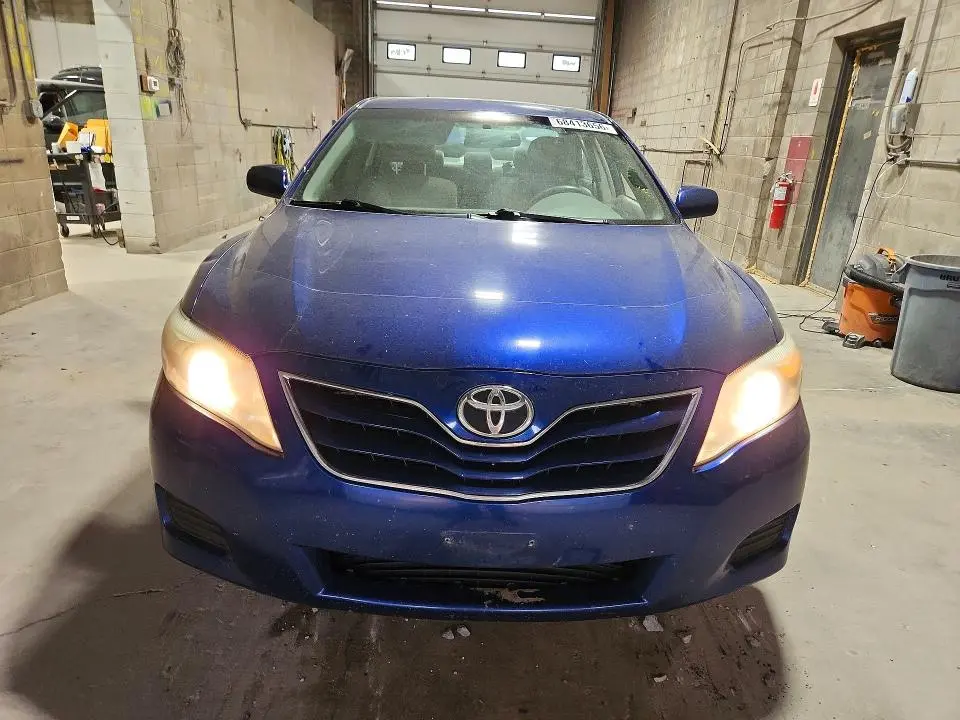 2011 TOYOTA CAMRY LE  
