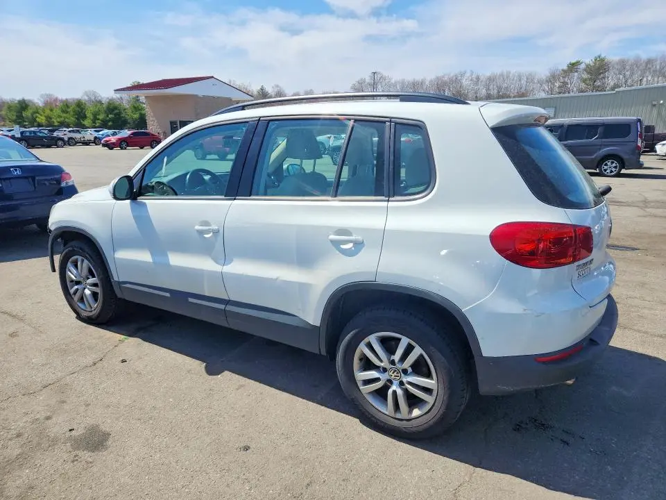 2016 VOLKSWAGEN TIGUAN S  