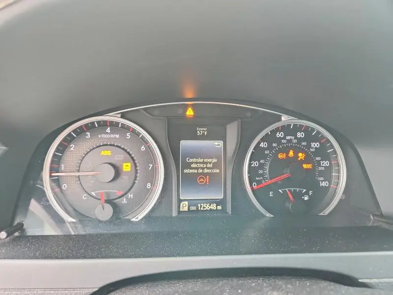2015 TOYOTA CAMRY SE  