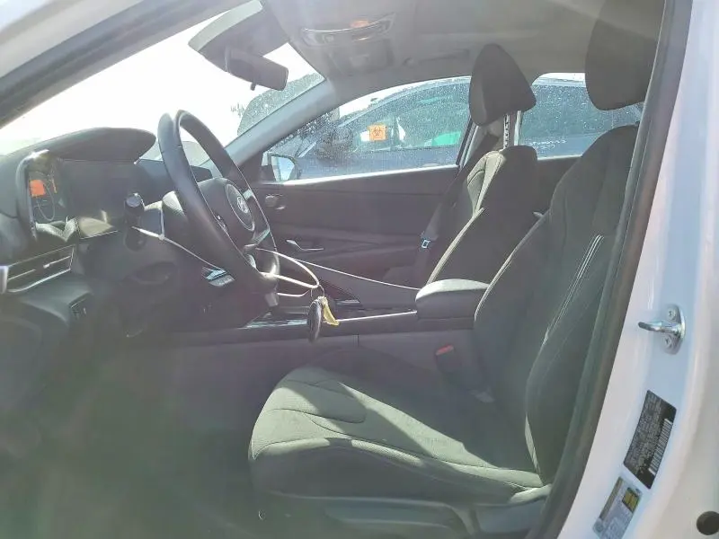 2025 HYUNDAI ELANTRA SEL  