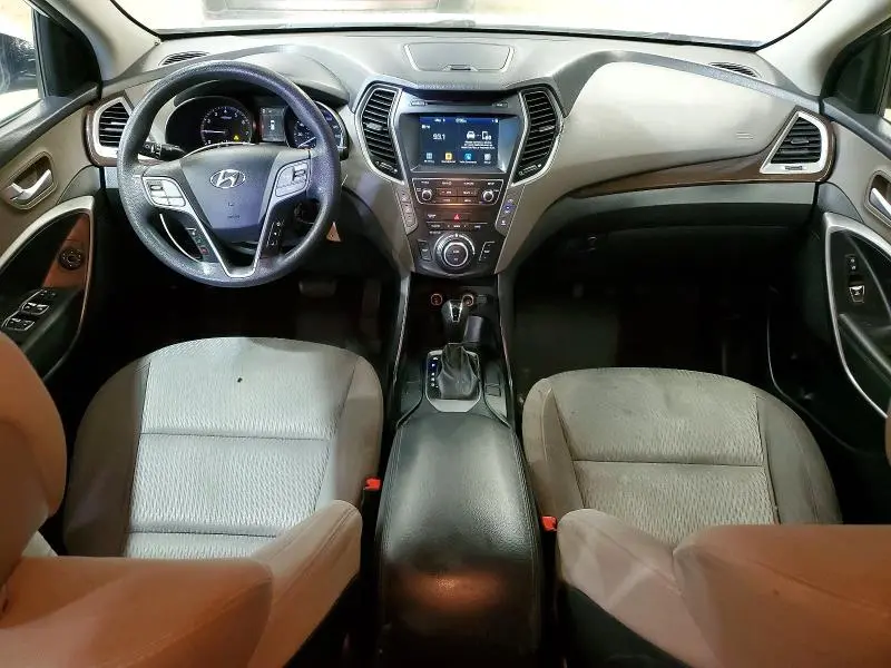 2017 HYUNDAI SANTA FE SE  