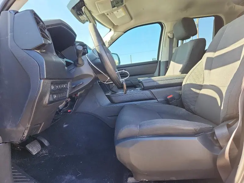 2024 TOYOTA TUNDRA SR  